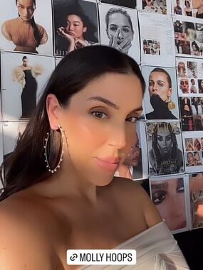 Lili Claspe Molly large gold hoop earrings